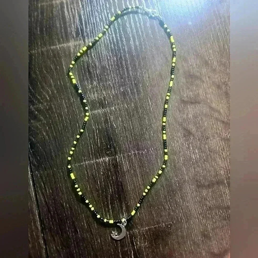 Beaded necklace and bracelet set - Picture 3 of 8